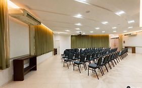 Tonello Business Hotel